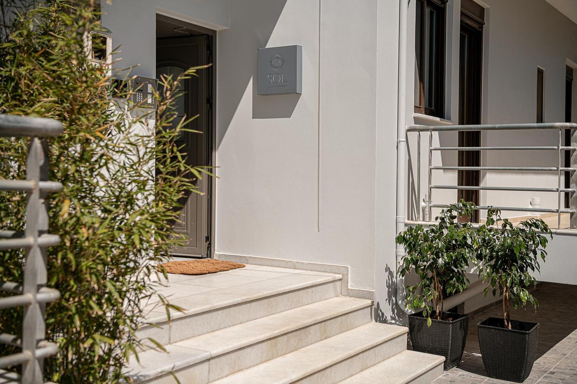 Sol Luxury Apartment - Close To The Beach With A Private Mini Pool Chania  Eksteriør billede