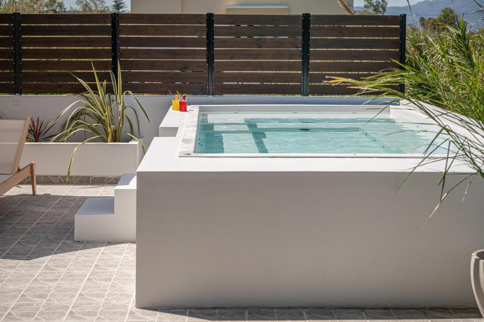 Sol Luxury Apartment - Close To The Beach With A Private Mini Pool Chania  Eksteriør billede